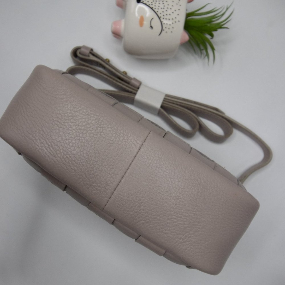 Madewell The Transport Camera Bag: Woven Edition - Picture 10 of 15